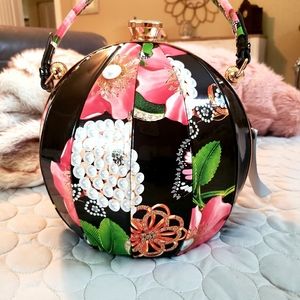 Unique round new bag